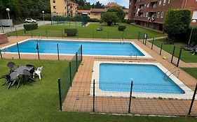 2 minutos de la playa con piscina y garaje